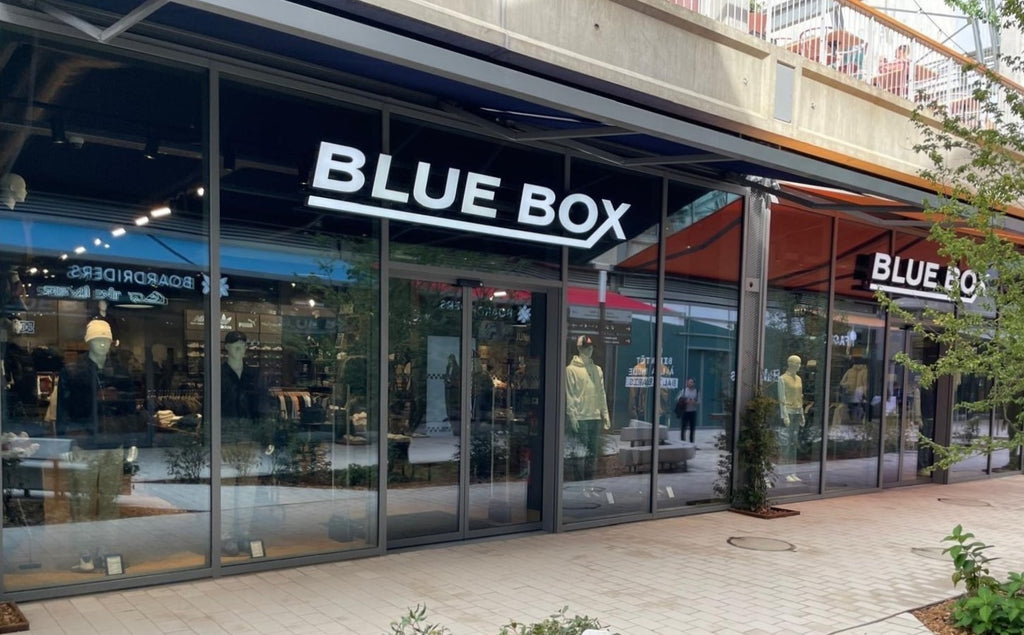 Blue box vetement femme sale